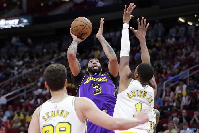 nba竞猜平台登录- 八村塁20+10湖人止连败  